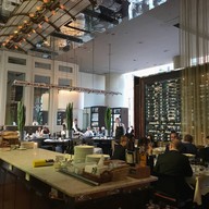 บรรยากาศ Glass Brasserie