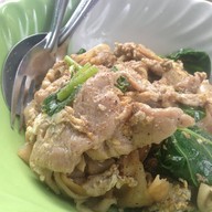 เมนูของร้าน ราดหน้าคอหมูหมัก เจ้าเก่าแฮปปี้แลนด์