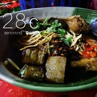 เมนูของร้าน แป๊ะก๋วยเตี๋ยวไก่มะระลงเรือ