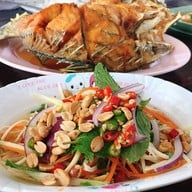 เมนูของร้าน เจ๊ผึ้ง ซีฟู๊ด