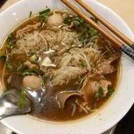 เมนูของร้าน ก๋วยเตี๋ยวหมูตุ๋นนายเป็ด