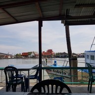 บรรยากาศ ร้านอาหารริมทะเล