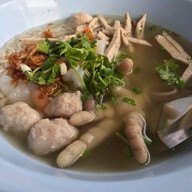 ก๋วยจั๊บกุ้ง