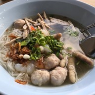 ก๋วยจั๊บกุ้ง