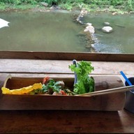 เมนูของร้าน คำเพชรก๋วยเตี๋ยวโกงโต๋ง ฮางห้อยขา