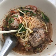 เมนูของร้าน ก๋วยเตี๋ยวชักธง (ดู๋ดี๋) แสนภูดาษ