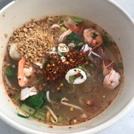 เมนูของร้าน ก๋วยเตี๋ยวชักธง (ดู๋ดี๋) แสนภูดาษ