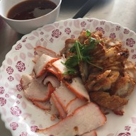 เมนูของร้าน ก๋วยเตี๋ยวชักธง (ดู๋ดี๋) แสนภูดาษ