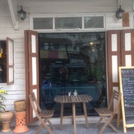 Uncle & Friends Rustic Cafe Oldtown