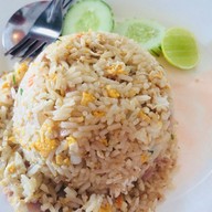 เมนูของร้าน นายเคี้ยง เอ็มไพร์ ราดหน้ายอดผัก ภูเก็ต