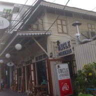 Uncle & Friends Rustic Cafe Oldtown