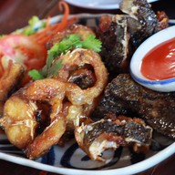 เมนูของร้าน ร้านปลาเขื่อนทองผาภูมิ