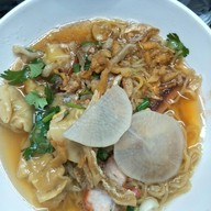 เมนูของร้าน บะหมี่เกี๊ยวกวางตุ้งหมูแดงสมศักดิ์ บางหว้า (เจ้าเก่า)