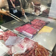 หน้าร้าน Bee Cheng Hiang EmQuartier