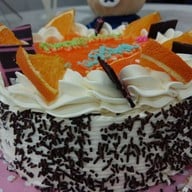 Eat Me Bakery The Mall Korat เดอะมอลล์ นครราชสีมา ชั้น 1หลังน้ำตกหน้าลิฟท์ก่อนถึงศูนย์อาหาร