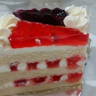 Eat Me Bakery The Mall Korat เดอะมอลล์ นครราชสีมา ชั้น 1หลังน้ำตกหน้าลิฟท์ก่อนถึงศูนย์อาหาร