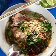เมนูของร้าน น้องหนึ่งข้าวซอย