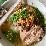 เมนูของร้าน น้องหนึ่งข้าวซอย