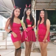 เพชรน้ำหนึ่ง คาเฟ่