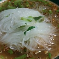 เมนูของร้าน ลุงเอื้อนก๋วยเตี๋ยวเรือ