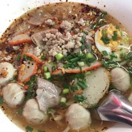ก๋วยเตี๋ยวหมูต้มยำบ้านจิก อุดรธานี