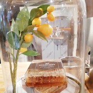 เมนูของร้าน honey mee Central Chidlom