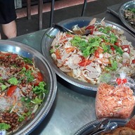 เมนูของร้าน ข้าวแกงป้าตุ้ม