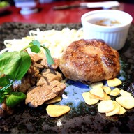 เมนูของร้าน Nagasaki Cattle Pine Takumi