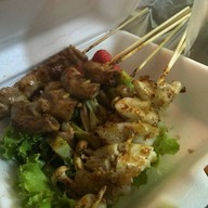 หมาล่านายแซมริมน้ำท่าข้าม