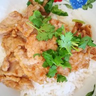 เมนูของร้าน ป้าสมนึกเจ้าเก่า ผัดไทยมรดกโลก