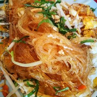 เมนูของร้าน ป้าสมนึกเจ้าเก่า ผัดไทยมรดกโลก