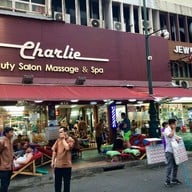 Charlie Beauty Salon Massage & Spa Khaosan