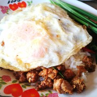 เมนูของร้าน ป้าสมนึกเจ้าเก่า ผัดไทยมรดกโลก