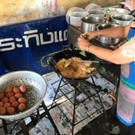 ผัดไทยป้าวุ้น
