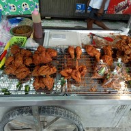 หน้าร้าน ไก่ทอดป้าหมอน @ บ้านพรุ ไก่ทอด@บ้านพรุ