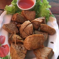 นฤมลแหนมเนือง