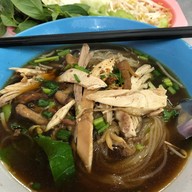 ก๋วยเตี๋ยวไก่มะระไทเลย