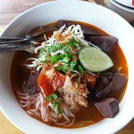 เมนูของร้าน ก๋วยเตี๋ยวเฮือนนพคุณ