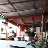 ข้าวมันไก่นายอุ้ย (สูตรไหหลำ)