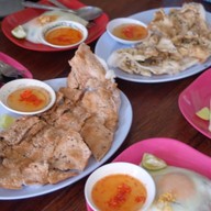 เมนูของร้าน ข้าวเกรียบปากหม้อศรีเทพ