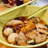 เจียงลูกชิ้นปลา Central ปิ่นเกล้า