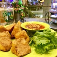 เจียงลูกชิ้นปลา Central ปิ่นเกล้า