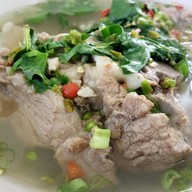 เมนูของร้าน เจ๊ษร เล้งแซ่บ