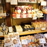 บรรยากาศ Patisserie Roku