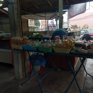 ร้านขนมจีนนางลาด