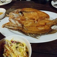 เมนูของร้าน ริมผา ลาภิน