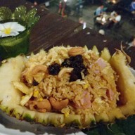 เมนูของร้าน ริมผา ลาภิน