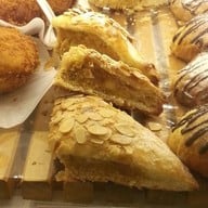 SAINT ETOILE Gateway Ekamai