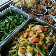 ร้านข้าวแกงเจ๊เฮียง