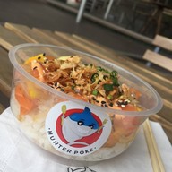 เมนูของร้าน Hunter Poke เดอะคอมมอนส์ ทองหล่อ